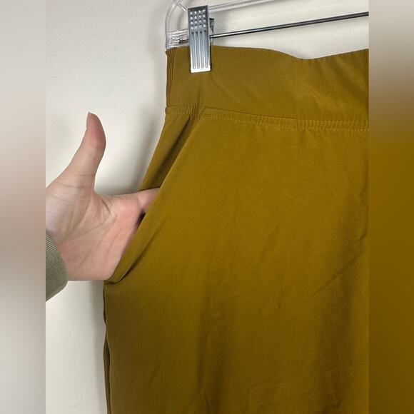 ATHLETA Brooklyn Ankle Pant City Turmeric Gold Size 8 EUC - Picture 5 of 6